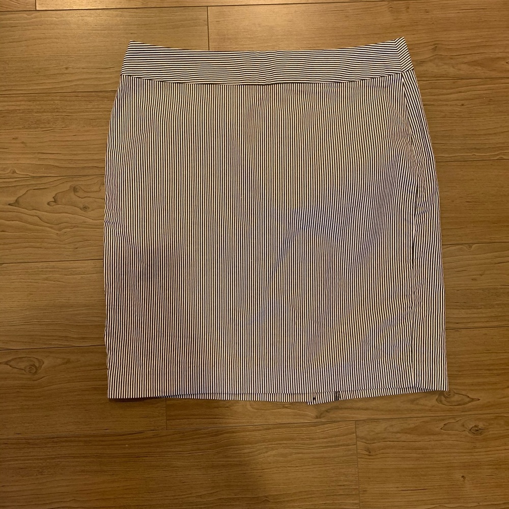 Banana Republic Size 10 Seersucker Pencil Skirt
